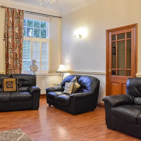 Semesterbostad Mews *